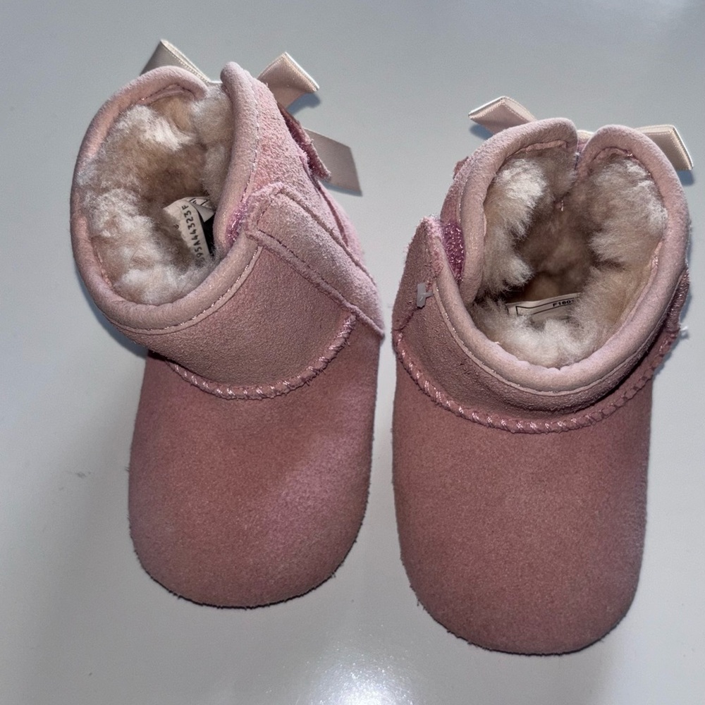 UGG BOOTS - Picture 11 of 14